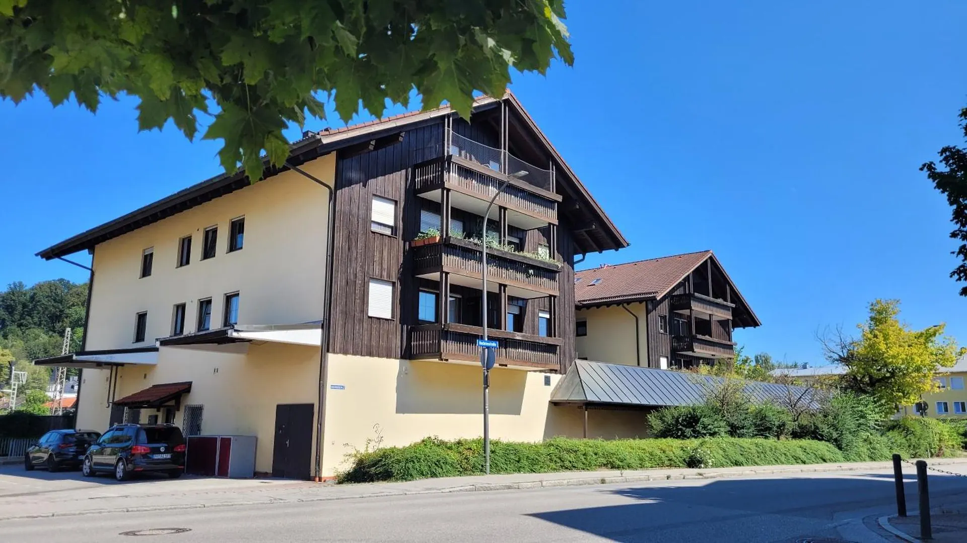 Madison Homes Apartment 50 Qm In Prien Mit Balkon, Bergblick, Parkplatz, Zentral Gelegen