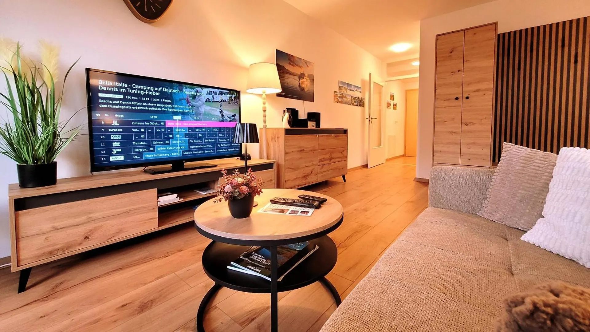Madison Homes Apartment 50 Qm In Prien Mit Balkon, Bergblick, Parkplatz, Zentral Gelegen 0*, Prien am Chiemsee