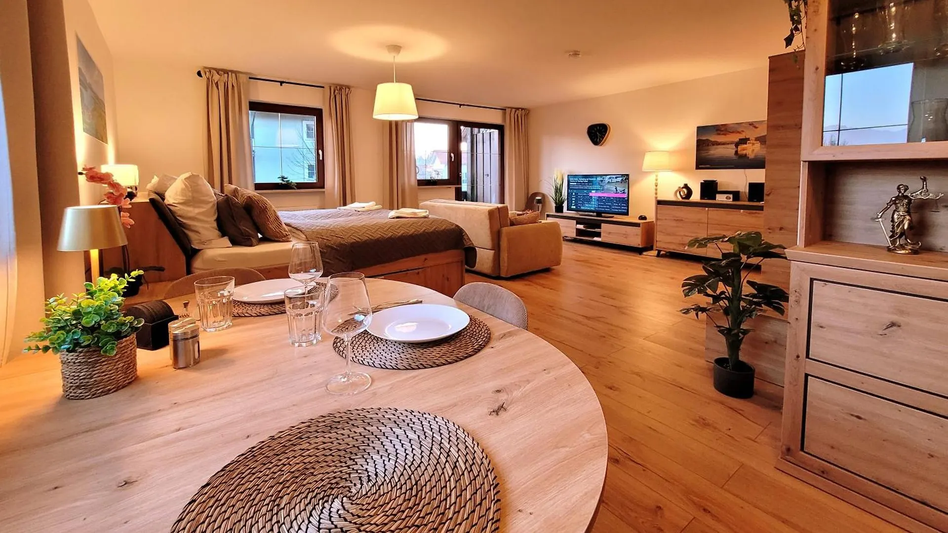 Madison Homes Apartment 50 Qm In Prien Mit Balkon, Bergblick, Parkplatz, Zentral Gelegen